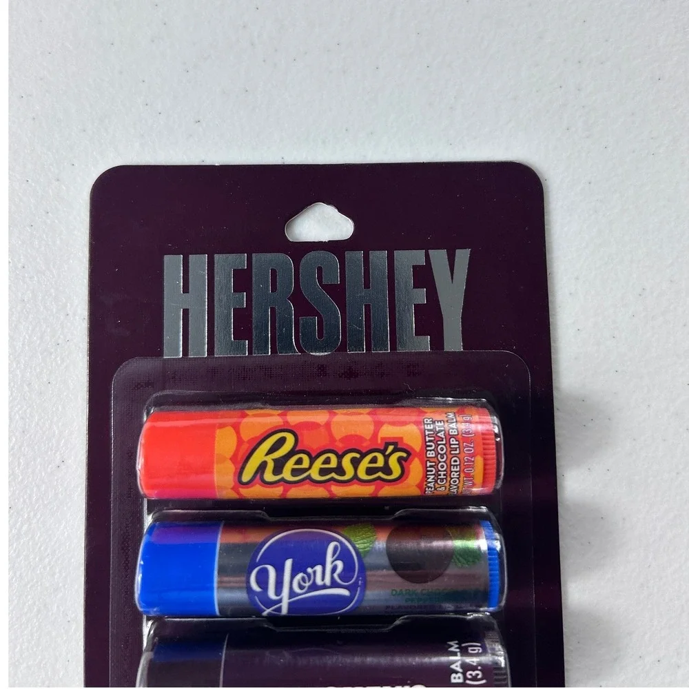 Hershey 8 Flavored Lip Balms Set Reese's York S'mores Almond Joy Whoppers Mounds